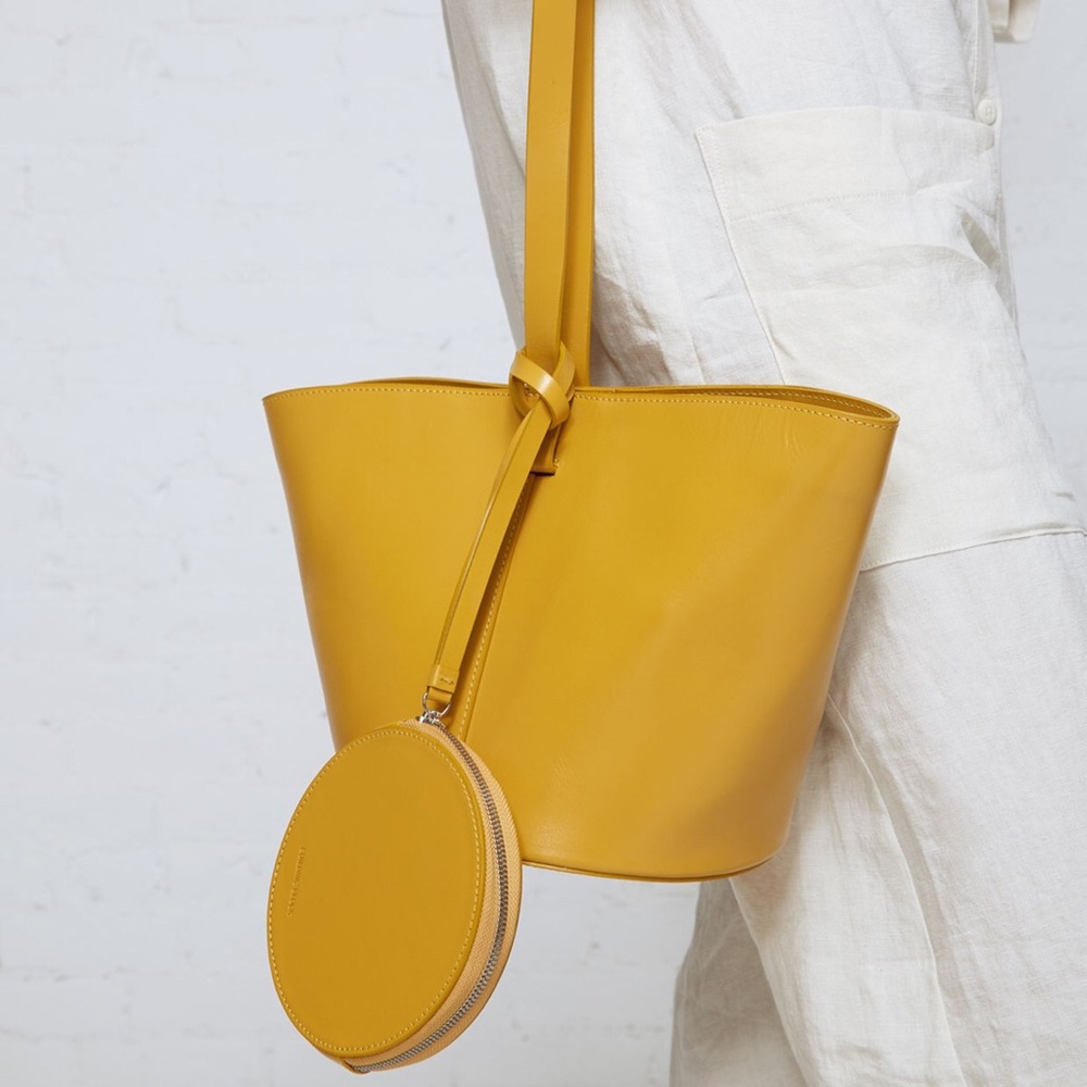 BUILDING BLOCK Short Basket in Mustard